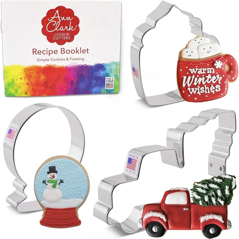 Besuche den Ann Clark Cookie Cutters-Store Ann Clark Cookie Cutters Winterspaß-Set mit Rezeptheft, Schneekugel, LKW mit Baum und Kaffeetasse, 3-teiliges Set — Weihnachtskueche