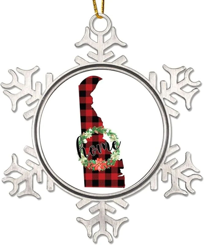 Marke: CowkissSign Weihnachtskranz Delaware Ornament für Weihnachtsbaum Home State Rot und Schwarz Plaid Weihnachtsdekorationen USA Weihnachtskranz Delaware State Andenken Metall Schneeflocke Ornamente