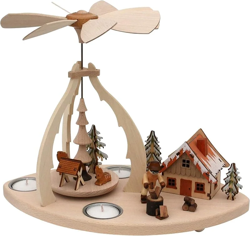 Besuche den Dekohelden24-Store Holz Teelicht-Pyramide mit Szene, für 3 Teelichte, Motiv: Holzhacker mit Hackstock, Rehe und Haus, ca. 32 x 19, 5 x 25 cm.. — Weihnachtsdeko