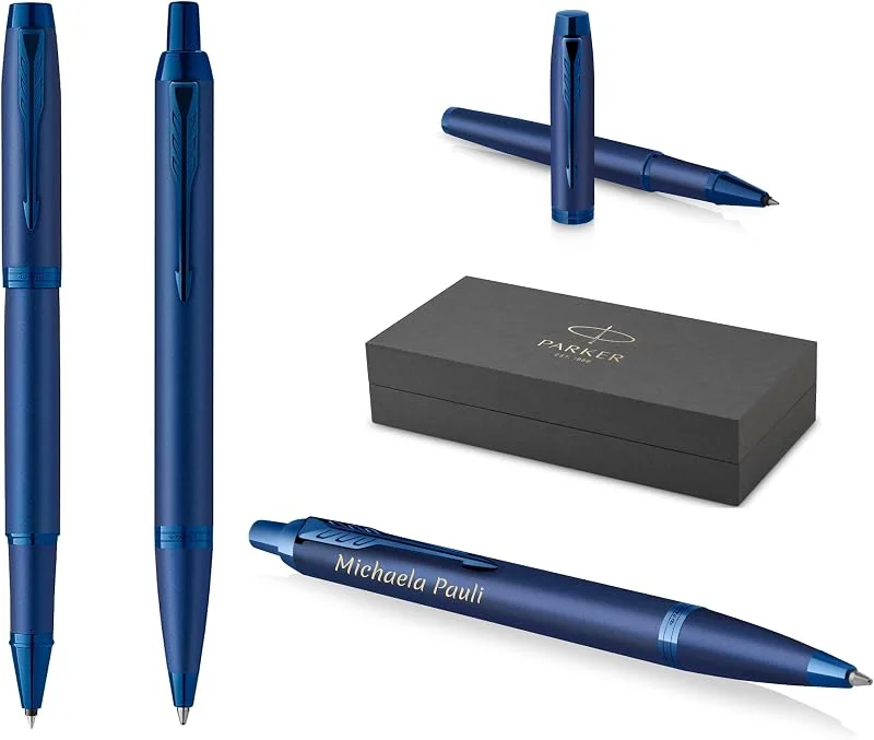 PARKER Schreibset IM Professionals Monochrome Kugelschreiber und Tintenroller mit Gravur, Premium Stift, Geschenkbox, personalisiert, graviert, Jahrestag, Geburtstag (Blue) — Geschenkverpackung