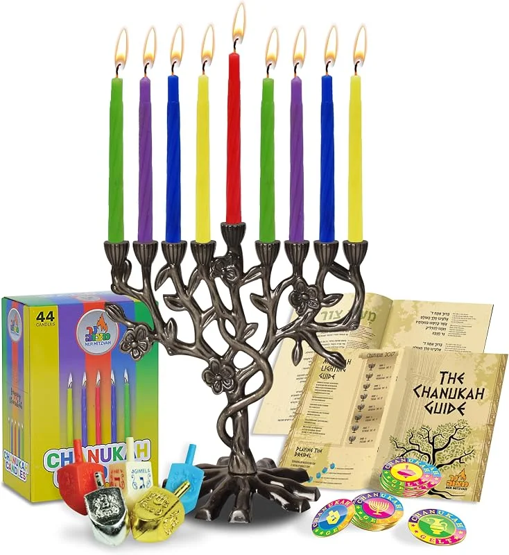 Marke: Ner Mitzvah Baum des Lebens Menorah Hanukkah Set - Antikes Chanukka Leuchter Set - Kleine Chanukka Menora, Kerzen, Dreidels, Spielmünzen und Anweisungen für Chanukka-Feiertage — Kerzenlicht Abendessen