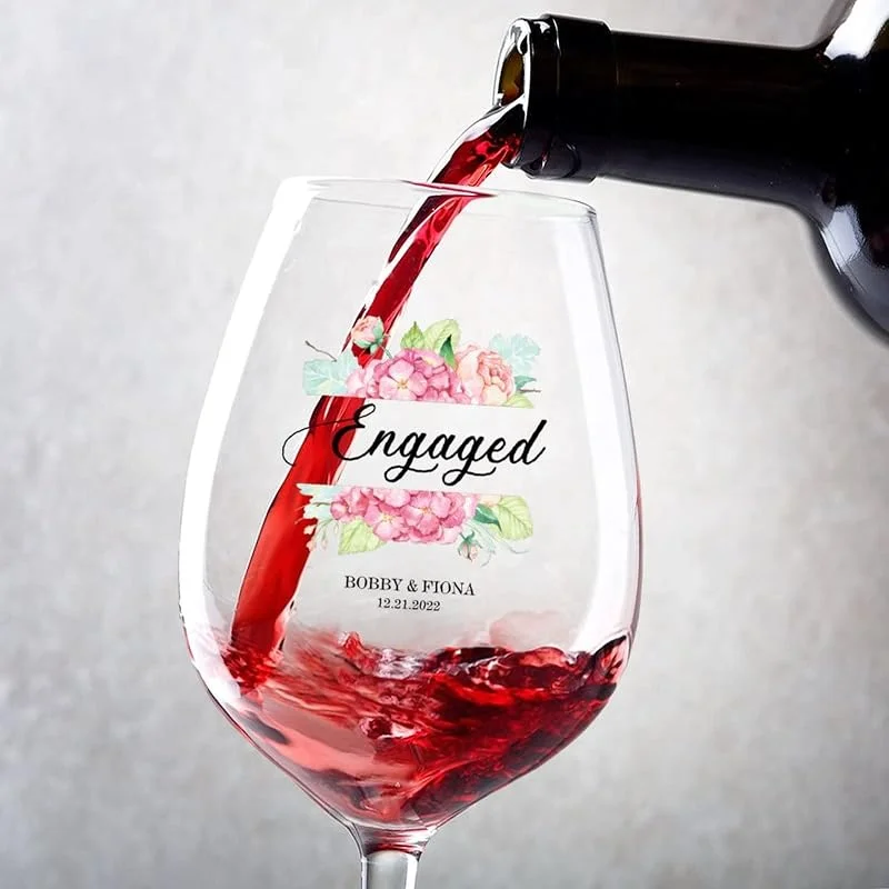 Marke: Rimego Weingläser 2er-Set, Unsere erste Weihnachtsverlobung 2023 Rotweinglas 11oz individuelle Weingeschenke für Frauen und Männer zum Geburtstag, Weihnachten und besonderen Anlässen — Wein und Festtafel