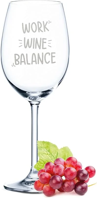 Besuche den GRAVURZEILE-Store GRAVURZEILE Weinglas mit Gravur - Work Wine Balance - Lustige Geschenke mit Spruch - Geschenk für Hobby-Sommelier & Weinliebhaber - Geschenk für Frauen & Männer — Wein und Festtafel