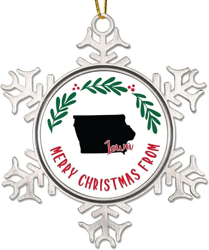 Marke: CowkissSign Frohe Weihnachten von Iowa Weihnachtsschmuck Iowa Weihnachtskranz Weihnachtsbaum Andenken USA Frohe Weihnachten von Iowa State Weihnachtsdekoration Metall Schneeflocke Ornamente Geschenk