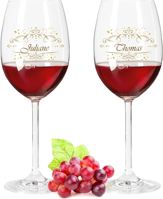 Besuche den GRAVURZEILE-Store GRAVURZEILE Weingläser - Vintage Weinranke - Personalisiert mit Namen im 2er Set - Geschenk für Paare zum Geburtstag, Jahrestag & zur Hochzeit — Wein und Festtafel